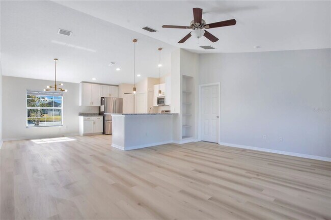 Photo - 3308 54th St E