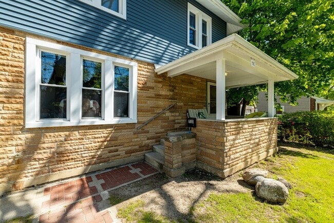Photo - 711 Granger Ave