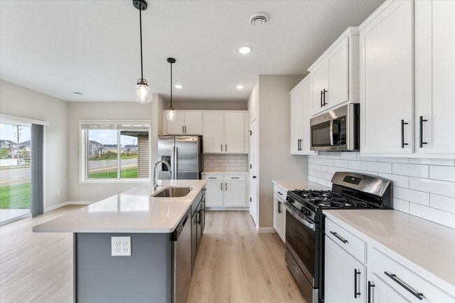 Photo - Acclaim of Woodbury – Modern Living, Thoughtfully Designed