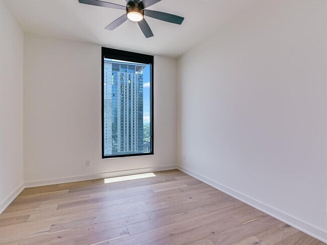 Photo - 84 East Ave Unit 2506