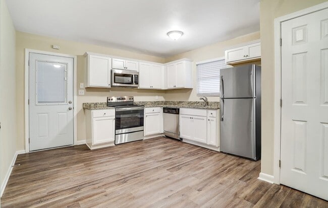Photo - 2138 Springdale Rd SW