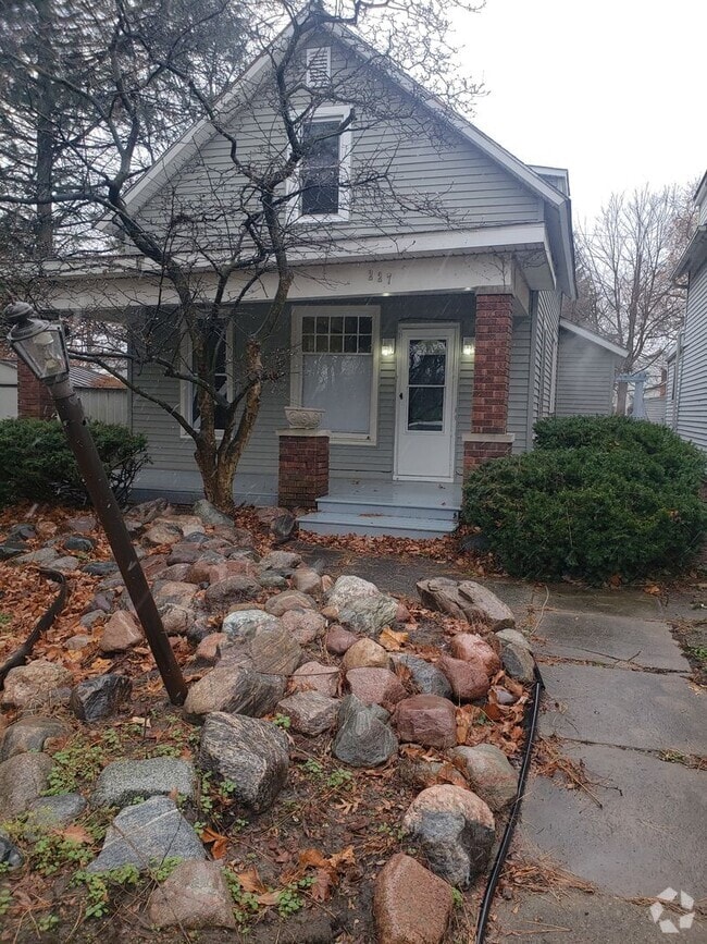 Building Photo - 2 BR House near Main Street Corridor
