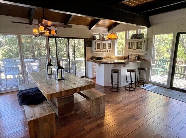 Photo - 353 Mittry Ln