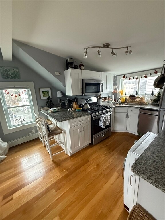 Building Photo - 287 Beacon St Unit 2