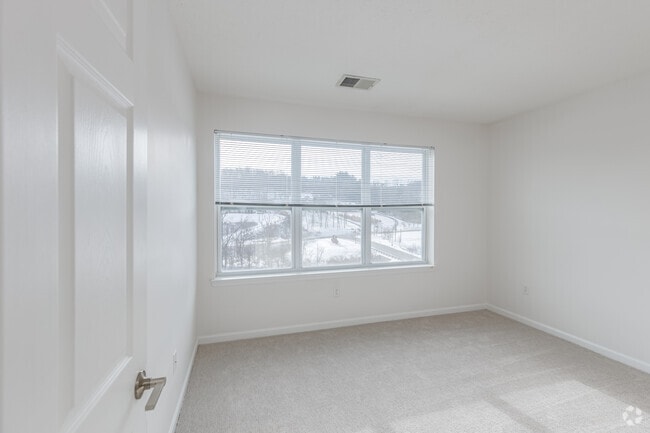 1BR, 1BA - 740SF - Bedroom