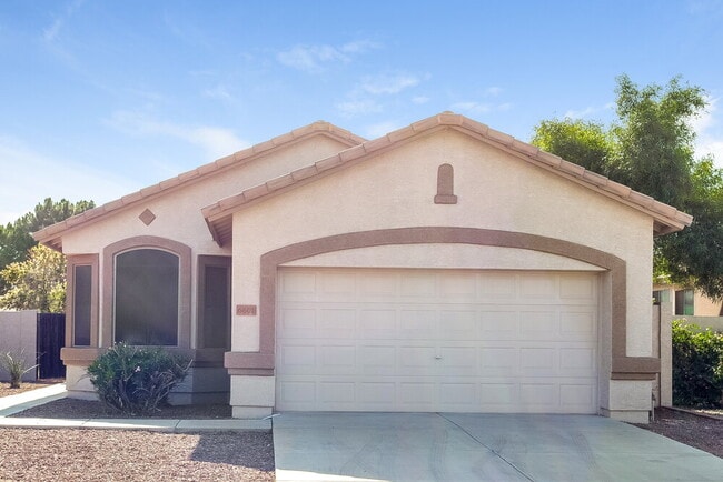 Building Photo - 6601 W Lawrence Ln Rental