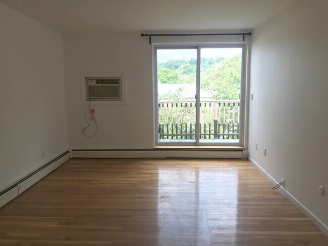 Photo - 142 Kenrick St Unit 38
