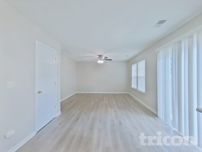 Photo - 221 Meyer Ln