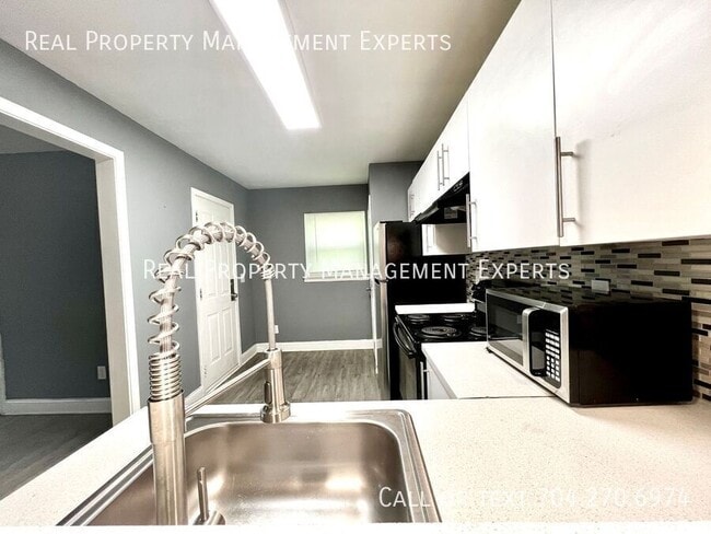 Photo - 2503 Eastway Dr