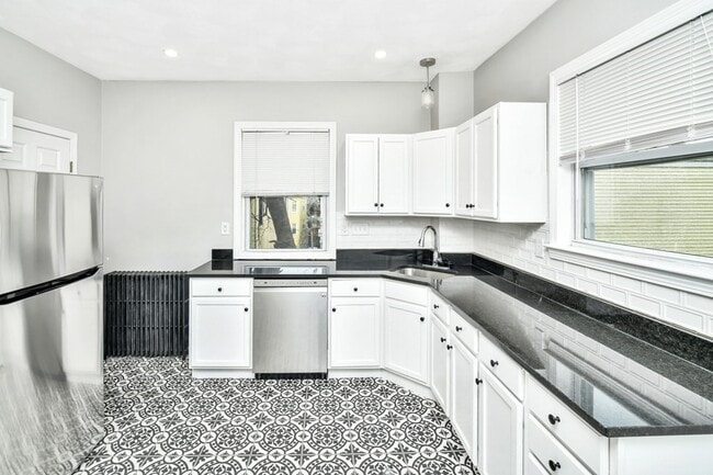 Photo - 109 Walnut St Apartment Unit 5