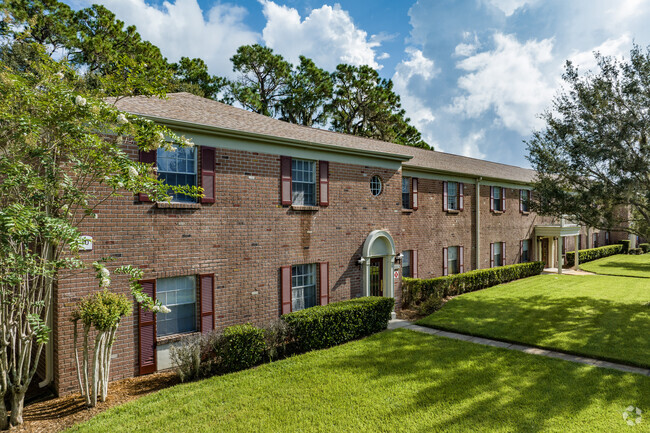 Lake Carlton Arms Apartments For Rent in Lutz, FL | ForRent.com