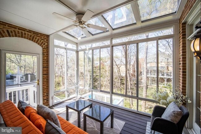 Photo - 5119 Warren Pl NW