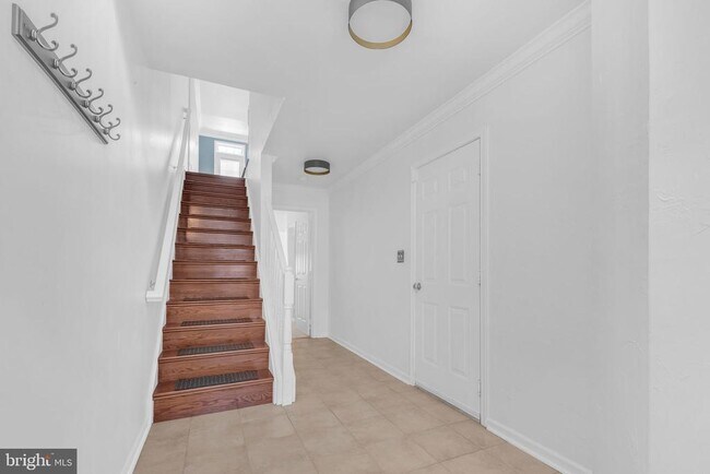 Photo - 5937 Kirkcaldy Ln