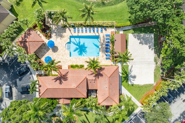Terraza de la piscina/cancha de voleibol - Colony Lakes