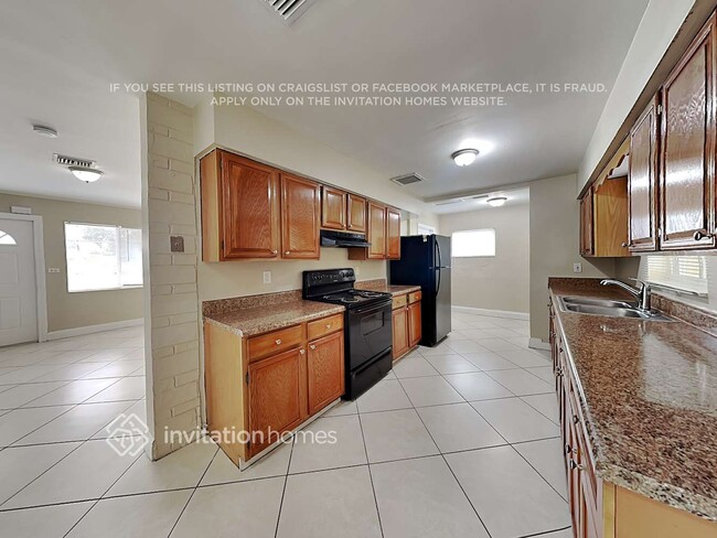 Photo - 7041 SW 27th St