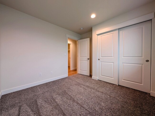 Photo - **New Construction** FOUR Bedroom House for Rent in Eastmont School District!