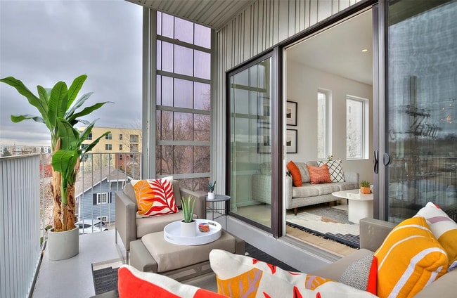 Photo - 2752 N Clay St Unit 204