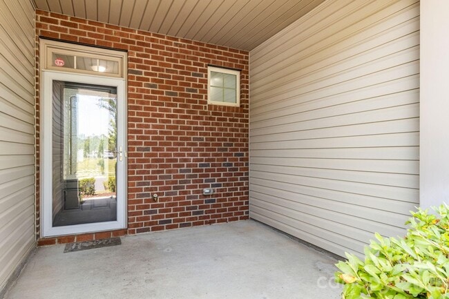 4037 Black Walnut Wy