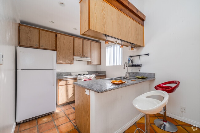 Interior Photo - 1943 Vista Del Mar Ave