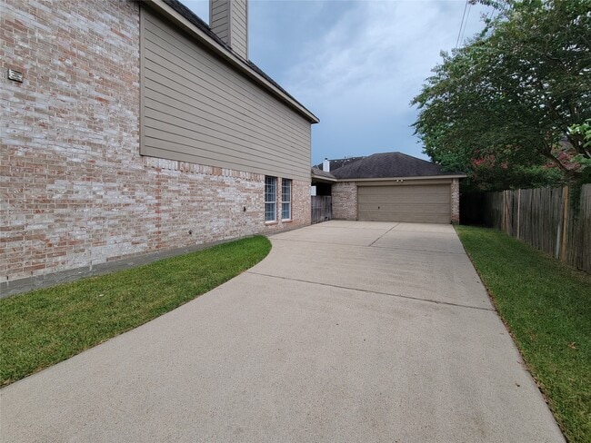 Photo - 20711 Mansfield Bay Ln