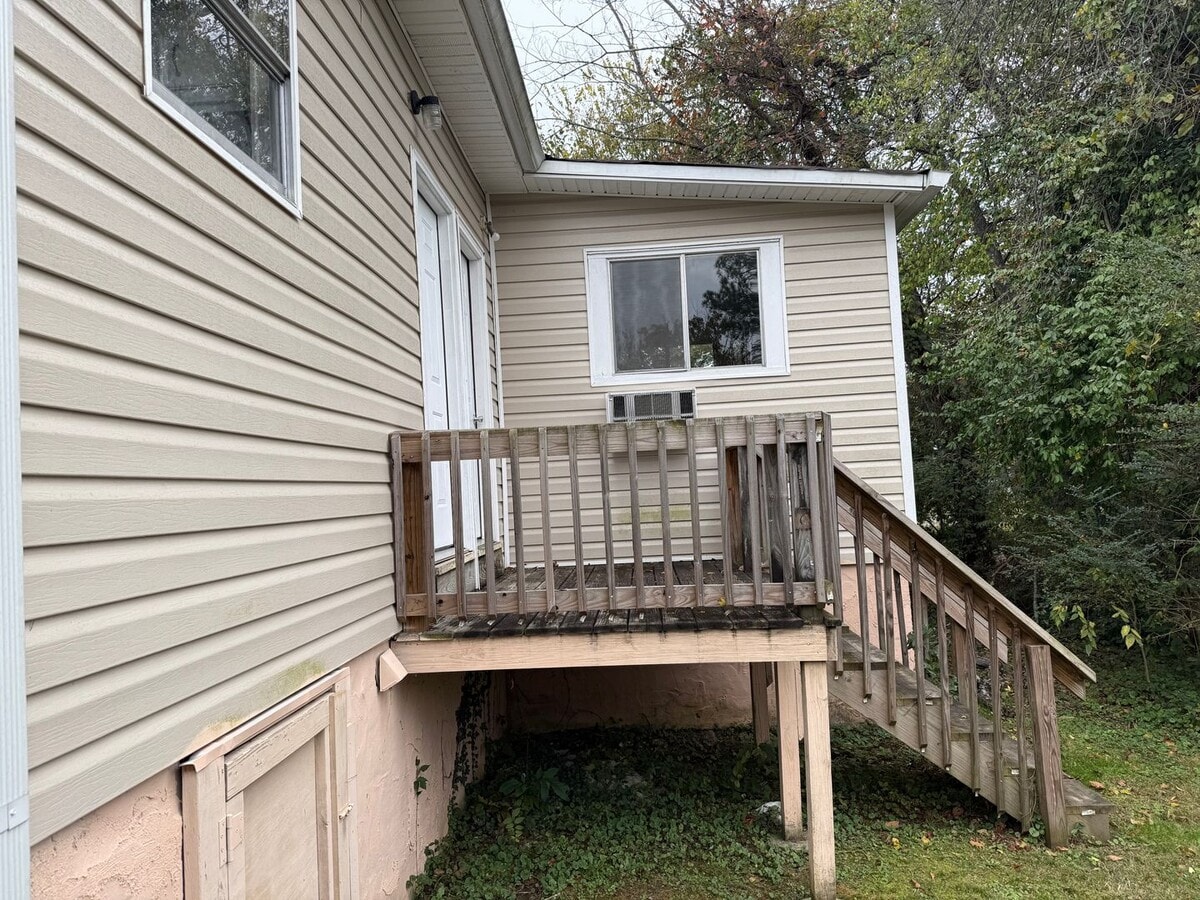 Photo - 3113 Curtis St