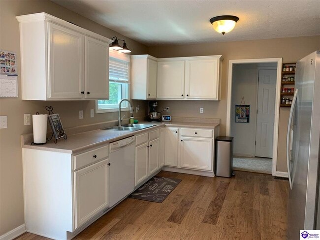 Photo - 2528 Shadow Creek Ln