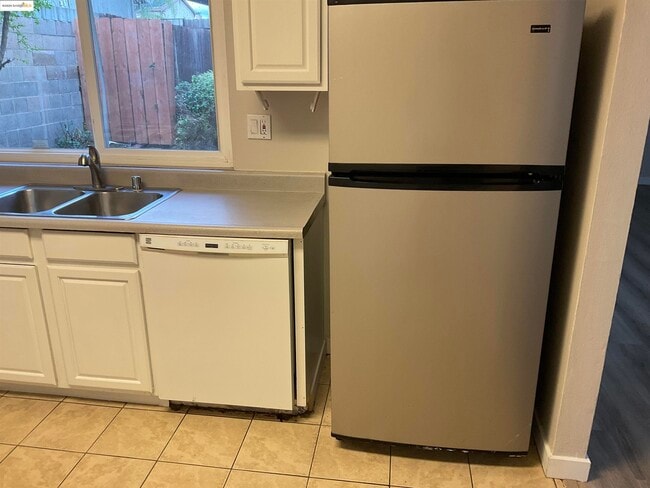 Photo - 1715 Magnolia Way