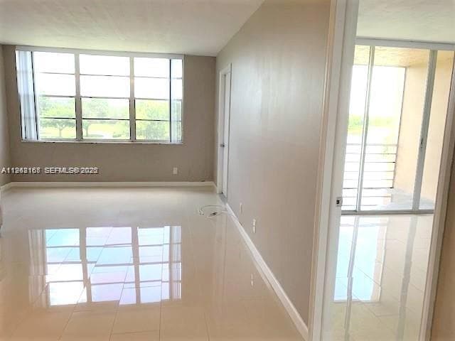 Photo - 9470 Live Oak Pl Unit 308