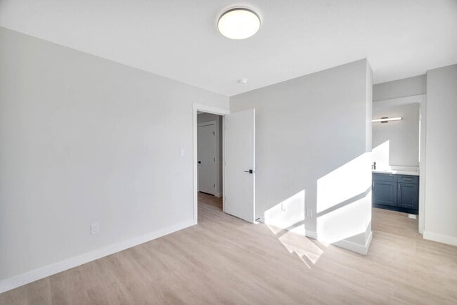 Photo - 9703 174 St NW