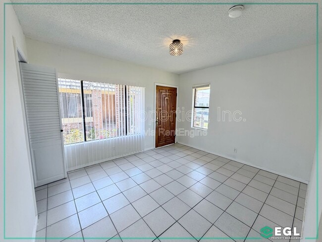 Building Photo - 2822 12th Ave
