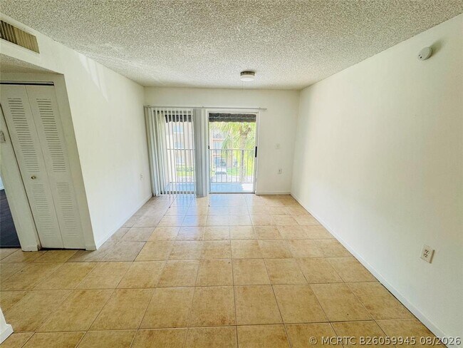 1068 Benoist Farms Rd Unidad 302