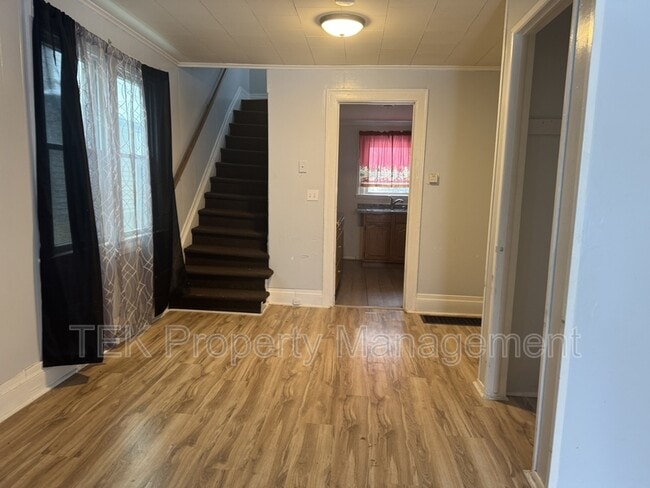 Photo - 105-107-107 Bidwell Terrace