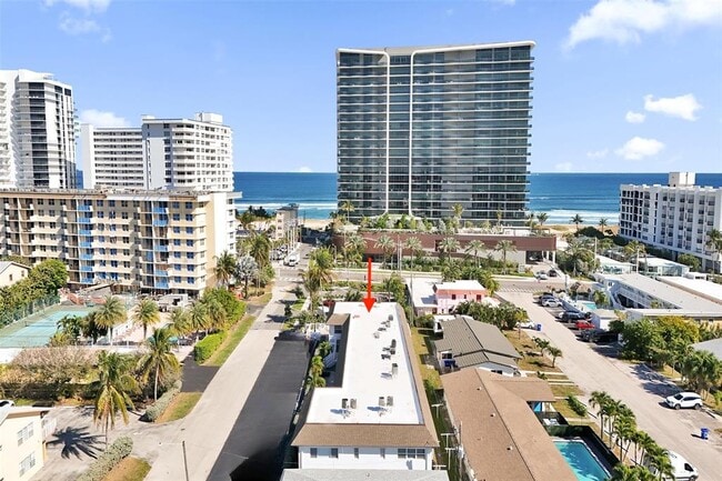 Building Photo - 3220 NE 10th St Unit #13