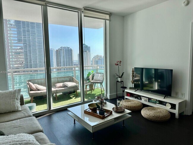 Photo - 950 Brickell Bay Dr Unidad 2406