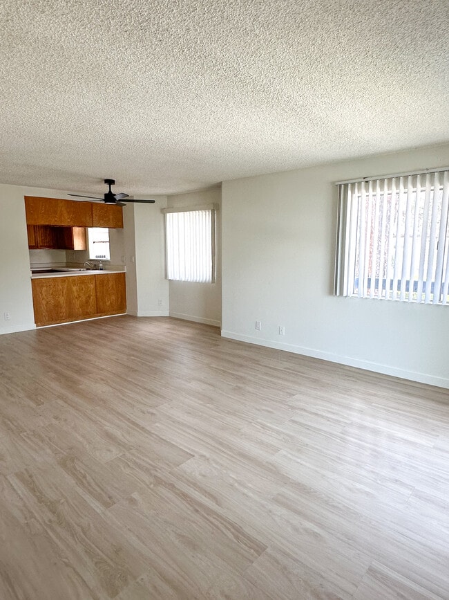 Living/Dining - 20342 Rue Crevier Unit 613