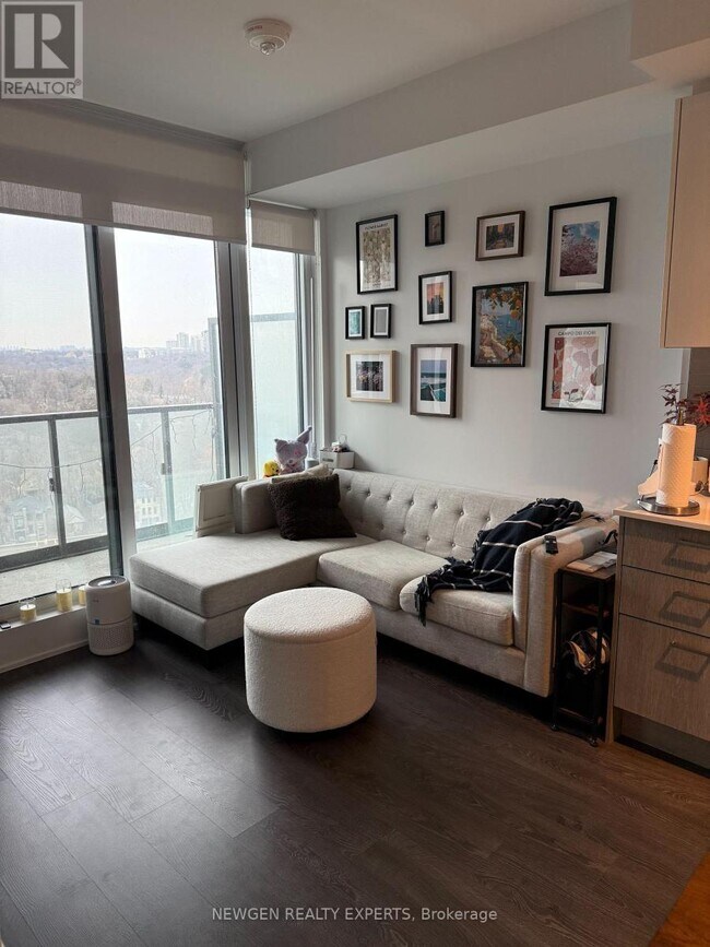 Photo - 1926 Lake Shore Blvd W Unité 2017