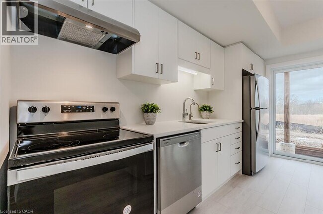 Photo - 15 Stauffer Woods Trl