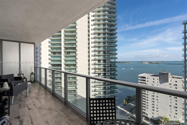 Building Photo - 1300 Brickell Bay Dr Unit 2107 Rental