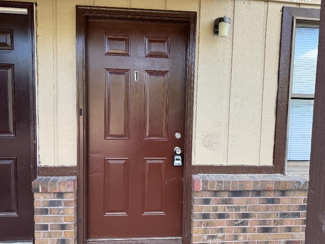 Photo - 3503 Falling Springs Rd Unit 1