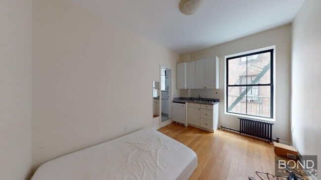 Building Photo - 53 W 72nd St Unit 4C Rental