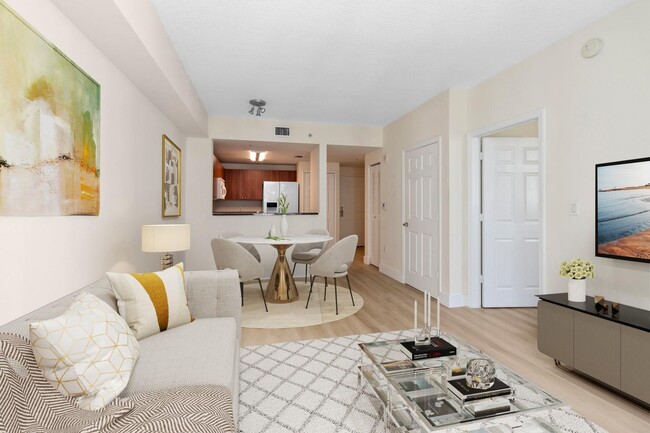 Building Photo - 115 SW 11th St Unit 707