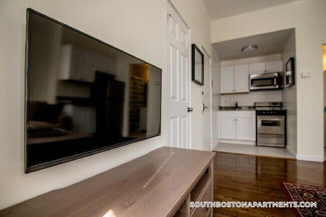 Photo - 538 E Broadway Unidad 5