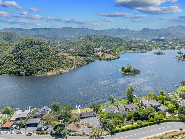 800 Lake Sherwood Dr