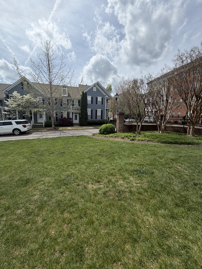 Photo - 7102 Lenox Village Dr