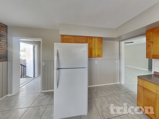 Photo - 1305 E Oakwood St