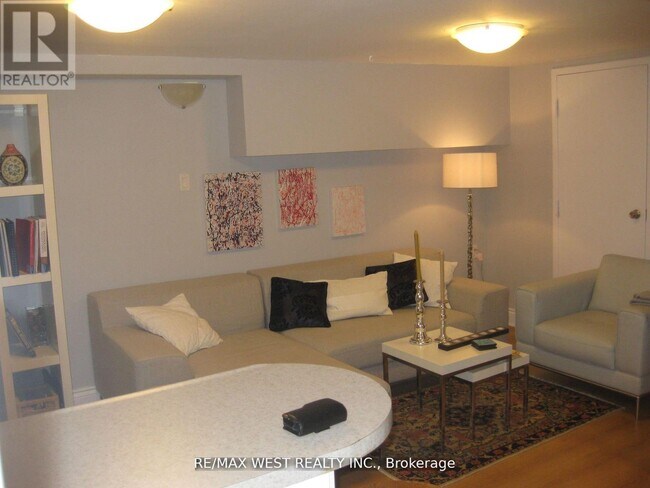 Photo - 237 Vaughan Rd Unité Bsmt