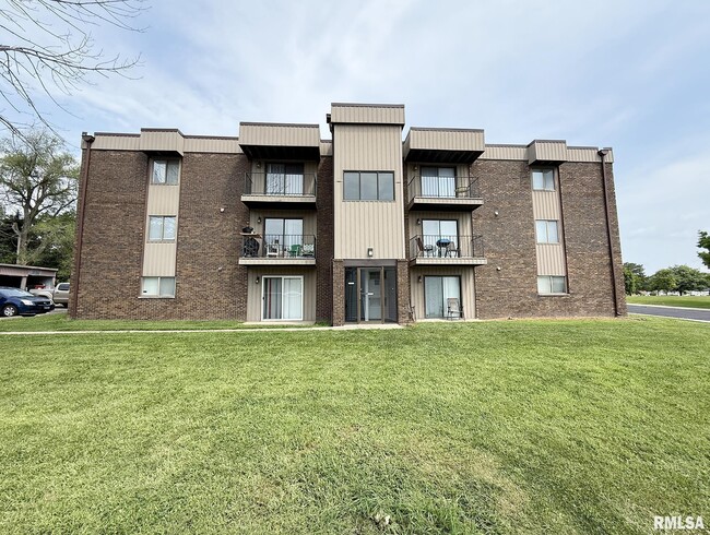 Building Photo - 2700 W Forrest Hill Ave Unit 12
