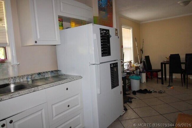 1488 W 31st St