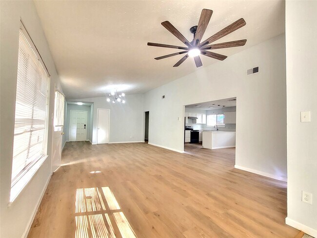 Photo - 11622 Old Telegraph Rd