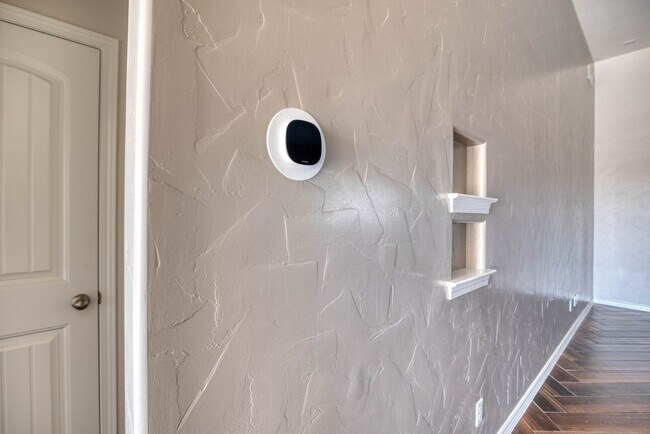 Photo - Eastside area for Short or Long Term Renta...